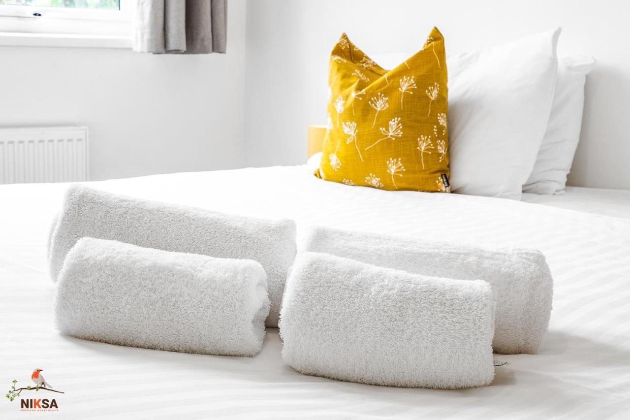 Niksa Serviced Accommodation - 3 Bedroom House Welwyn Garden City Kültér fotó