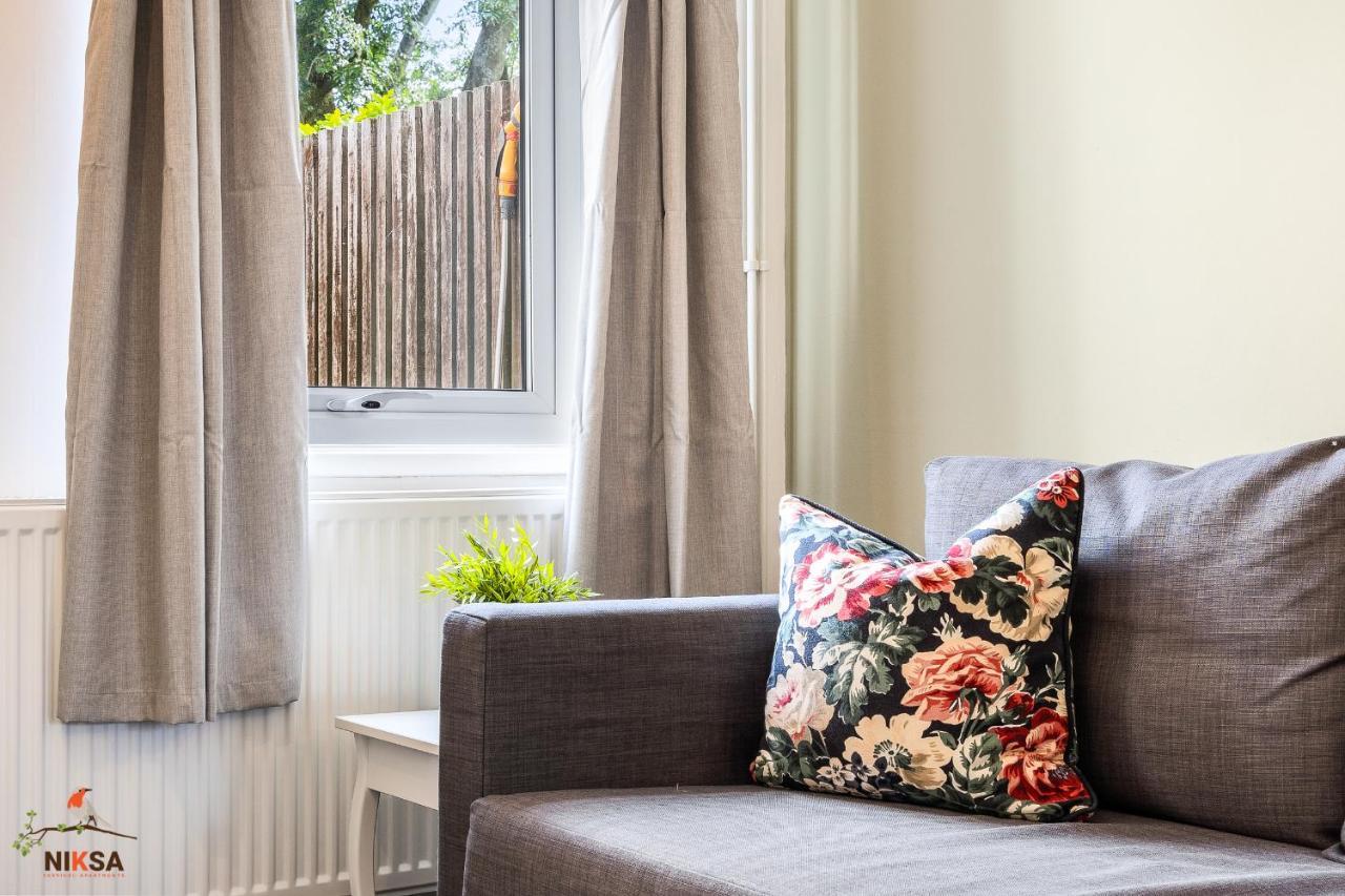 Niksa Serviced Accommodation - 3 Bedroom House Welwyn Garden City Kültér fotó