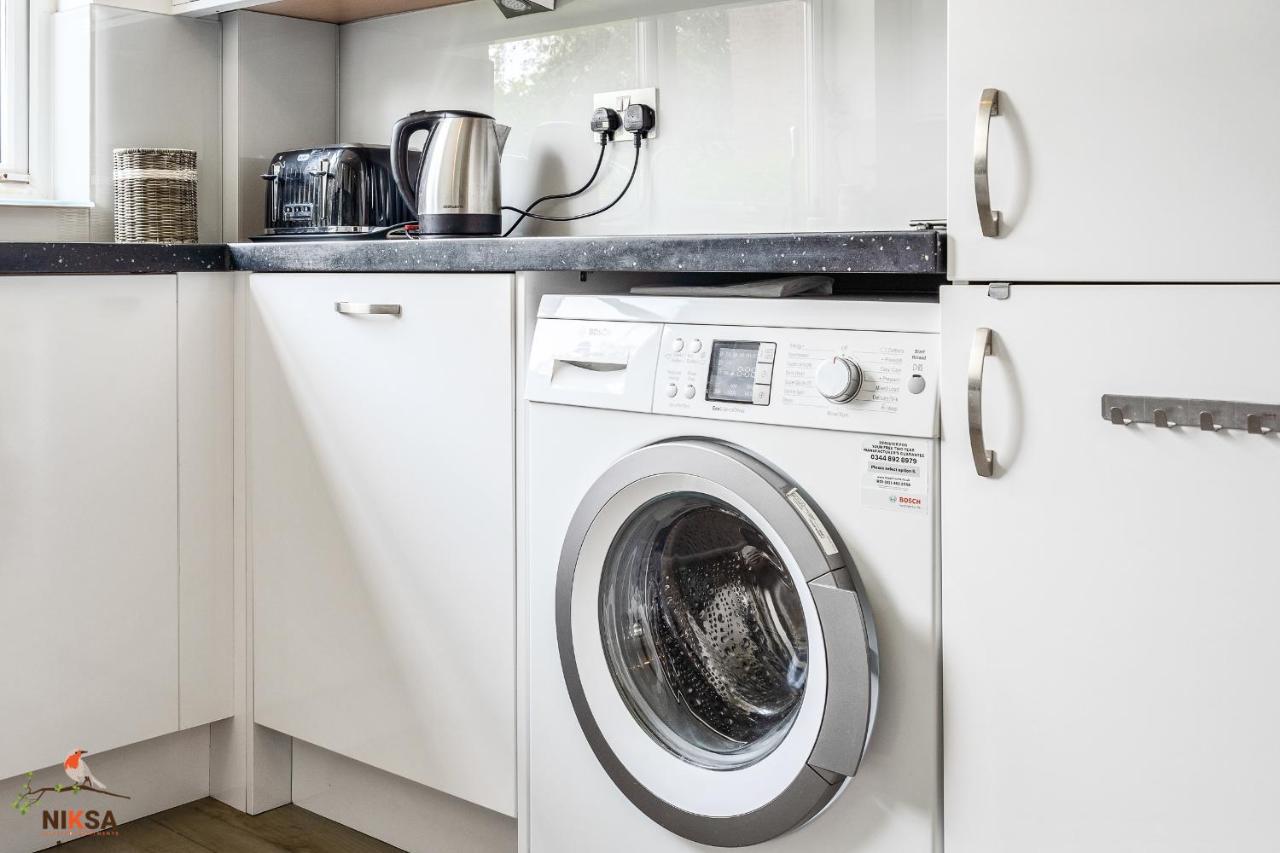 Niksa Serviced Accommodation - 3 Bedroom House Welwyn Garden City Kültér fotó