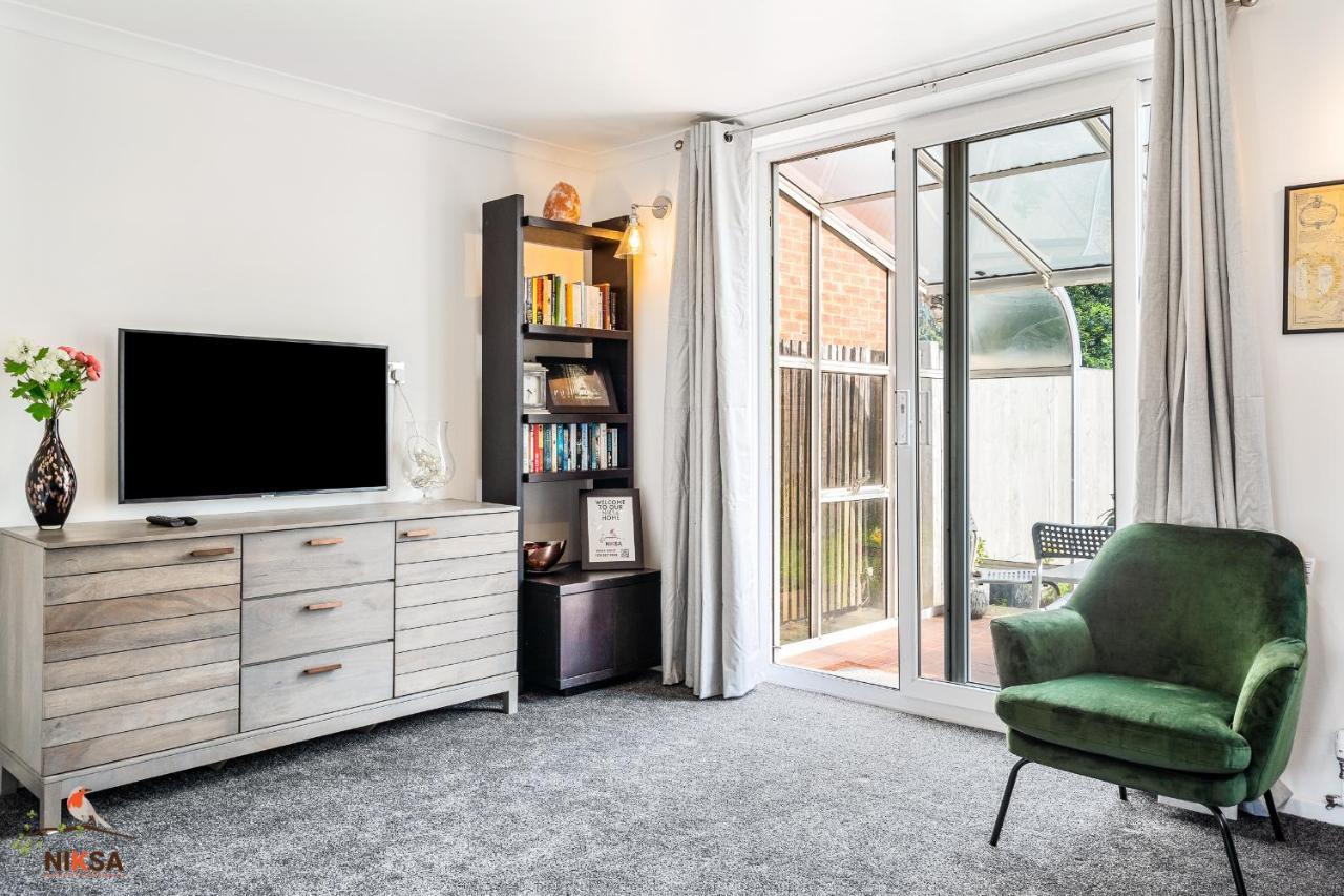 Niksa Serviced Accommodation - 3 Bedroom House Welwyn Garden City Kültér fotó