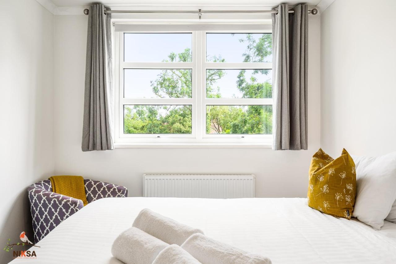 Niksa Serviced Accommodation - 3 Bedroom House Welwyn Garden City Kültér fotó
